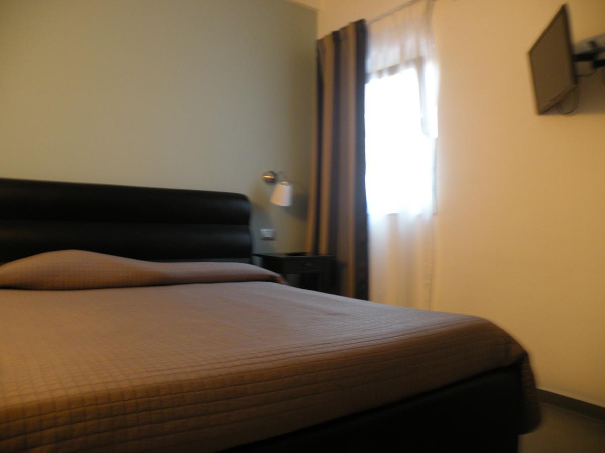אוגוסטה Hotel La Cavalera מראה חיצוני תמונה